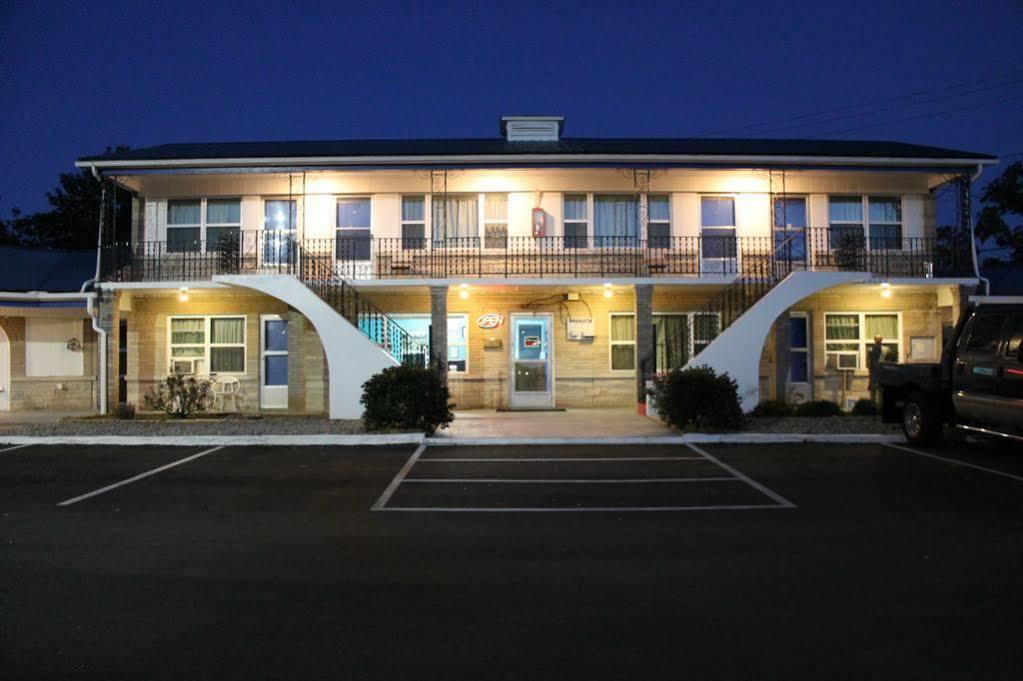 Horse Cave Motel 외부 사진
